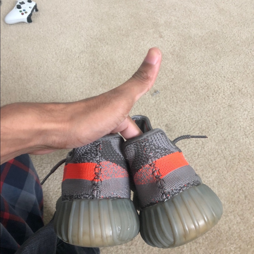 Yeezy 350 - Picture 4 of 6